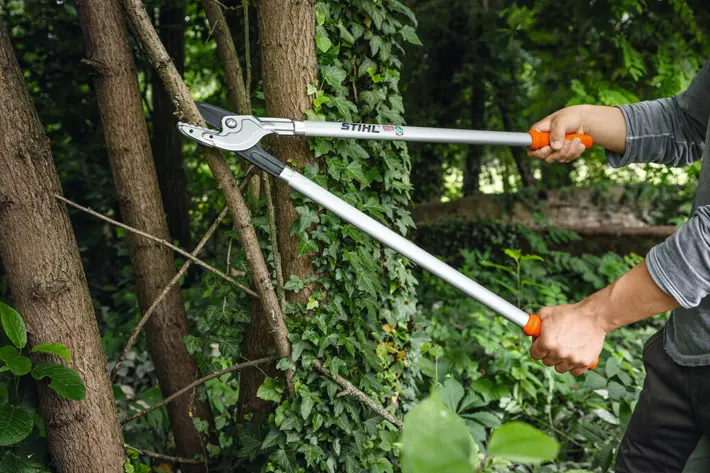 handgereedschap bij poel